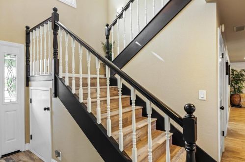 1900 Foxtail Ct, Turlock CA  95382-2890 exterior