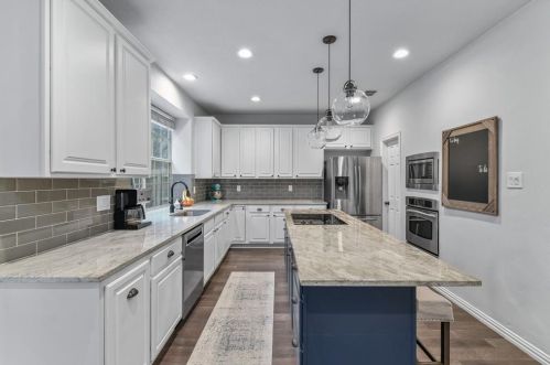 3808 Cherokee Dr, Bedford TX  76021-3110 exterior