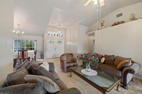 370 Glen Ridge Dr, Lehigh Acres, FL 33974-9751