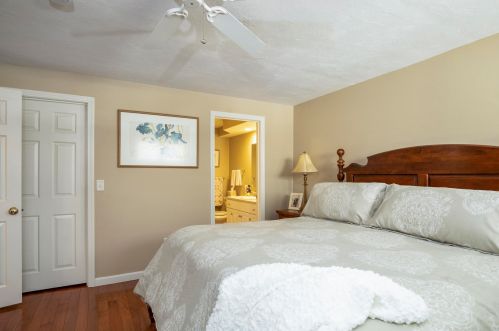 21 Portside Dr, Mashpee MA 02649-2851 exterior