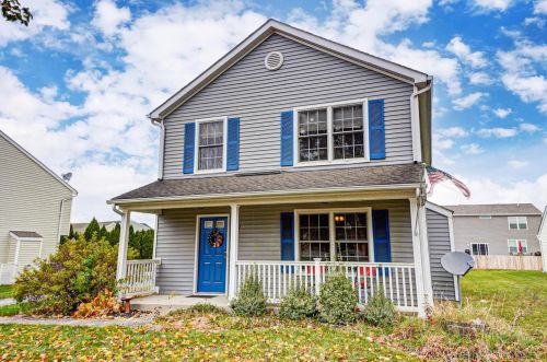 2227 Forest Ridge Dr, Hebron, OH 43025-8001