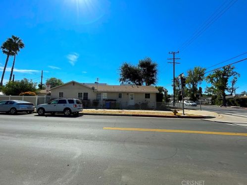 5758 Kester Ave, Van Nuys CA  91411-3014 exterior