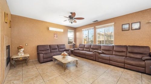 14561 Hummingbird Rd, Victorville CA  92394-7574 exterior