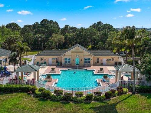 646 Long Key Ct, Fort Pierce, FL 34986-2031
