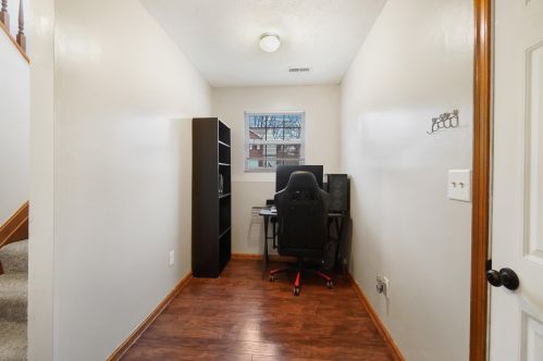 421 Ripple Creek Dr, Covington KY  41018-2684 exterior