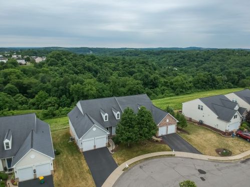 5769 Montville Dr, Mc Donald, PA 15057-3548