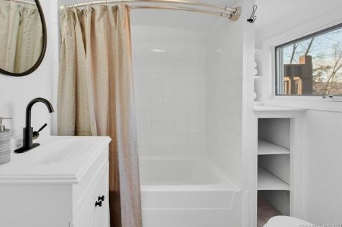 59 Lakeview Terrace Ext, Sandy Hook CT  06482-1467 exterior