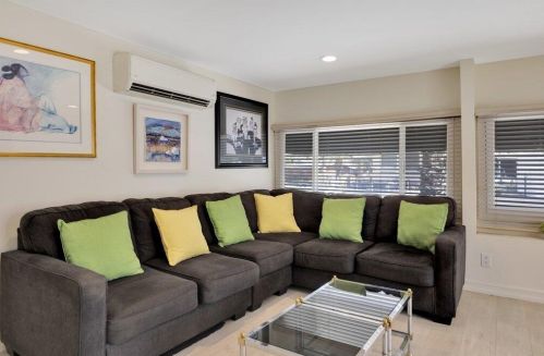 70 Santa Monica St, Palm Springs CA  92264-5257 exterior