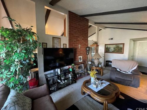 19922 Enslow Dr, Long Beach, CA 90746-3028