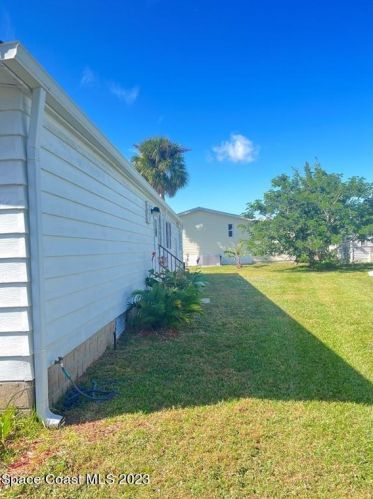 610 Dolphin Cir, Sebastian FL  32976-2591 exterior