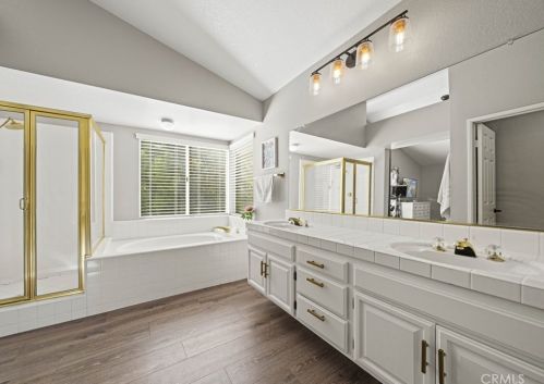 22114 Pamplico Dr, Santa Clarita CA  91350-2186 exterior