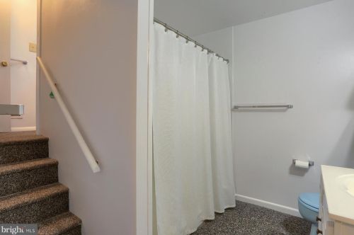 6114 Blue Grass Ave, Harrisburg PA 17112-2327 exterior