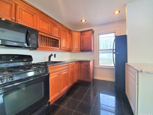 326 Beach 46th St, Far Rockaway NY  11691-1114 exterior