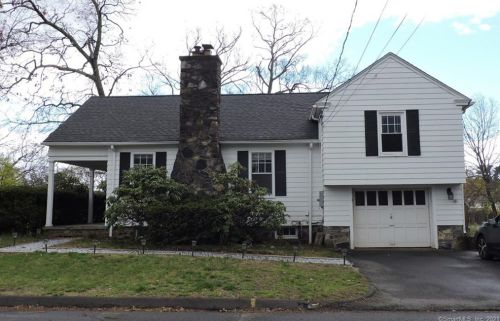 27 Vincent Rd, Bristol CT  06010-3828 exterior