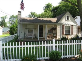 2335 43rd St, Canton, OH 44709-2119