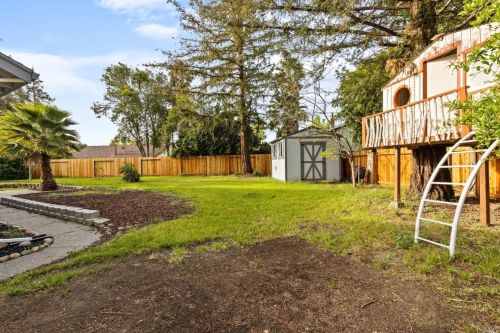 154 Oakmeade Ct, Vacaville CA exterior