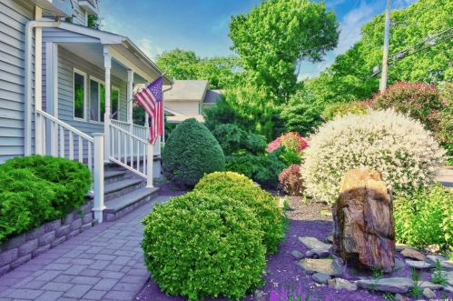 160 Mount Sinai Ave, Mount Sinai, NY 11766-2313
