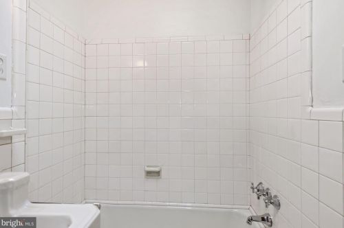 1030 31st St, Washington DC  20007-4405 exterior