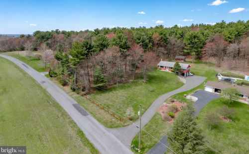 390 Briar St, Palmerton, PA 18071-9613