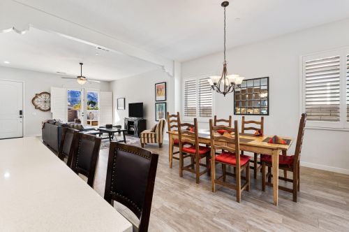 52090 Avenida Mendoza, La Quinta CA  92253-3296 exterior