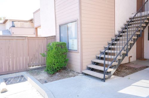 1341 Massachusetts Ave, Riverside, CA 92507-7049