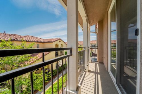 28778 Calle De La Paz Dr, Santa Clarita CA  91354-3006 exterior