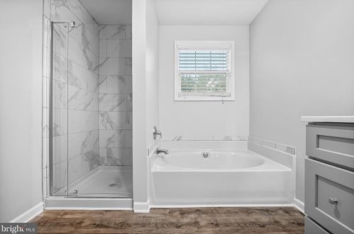 17 Hillside Ln, Berlin Boro NJ  08009-1703 exterior