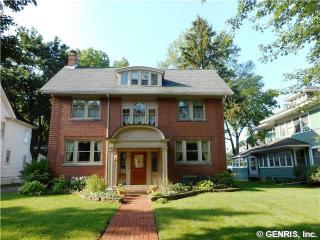 73 Church St, Fairport, NY 14450-1529
