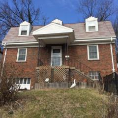 588 Lowell Ave, Cincinnati, OH 45220-2304