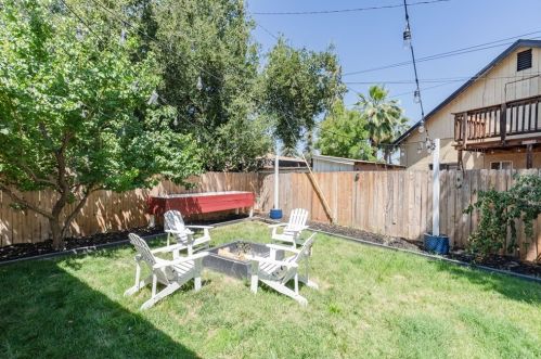 1137 Cypress Ave, Redlands CA  92373-5723 exterior