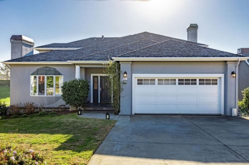 8 Fairway Pl, Princeton By The Sea, CA 94019-2268