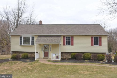 21 Berkley Dr, Downingtown, PA 19335-1168