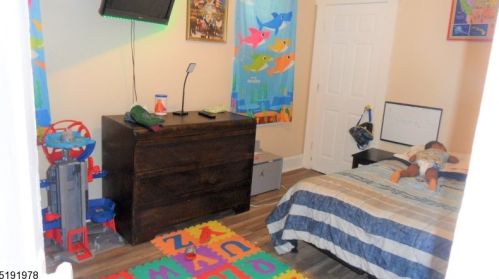 35 Oak Ave, Irvington NJ 07111-3851 exterior