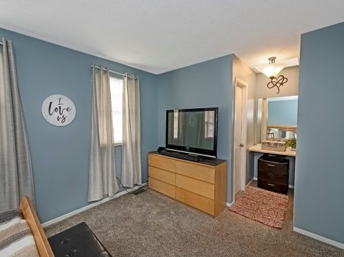 305 Canterbury Ct, Oakmont PA  15139-1177 exterior