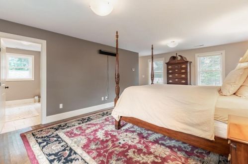 5 Rolling Ln, Natick MA  01760-2949 exterior