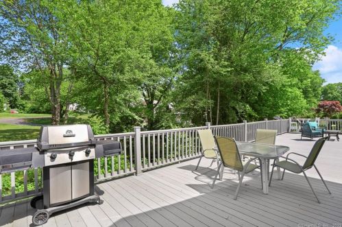 80 Chatfield Dr, Bridgeport CT exterior