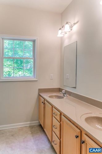 17 Shortwood Cir, Bybee VA  22963-2747 exterior