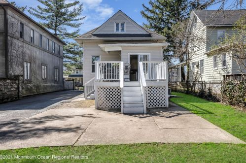 119 Pearl St, Tinton Falls NJ  07701-1522 exterior