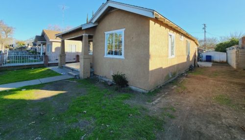 319 Ash St, Modesto, CA 95351-2702
