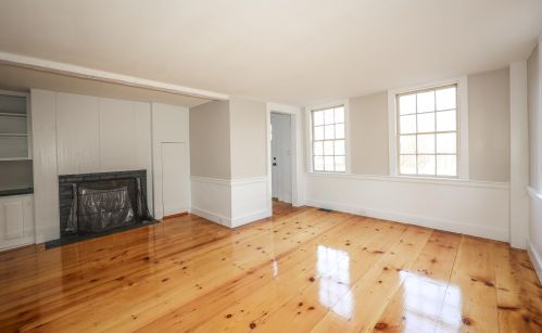 328 2nd Nh Tpke, Hillsboro NH  03244-4614 exterior