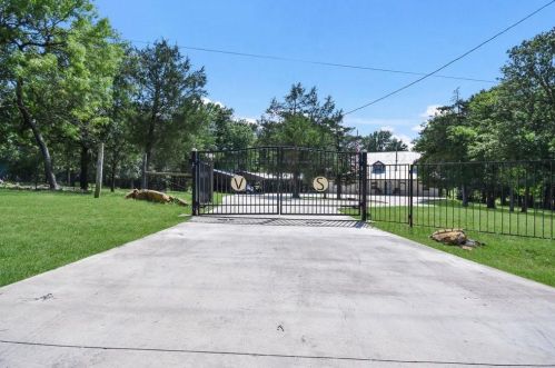 234 Watts Ln, Lost Pines, TX 78612-4825