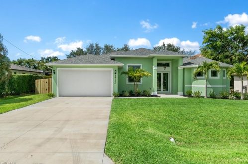 28124 Sunset Dr, Bonita Springs FL  34134-7503 exterior