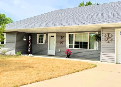 508 11th St, Little Falls, MN 56345-2909