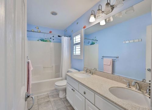 1326 Creekside Dr, Chula Vista CA 91915-2520 exterior