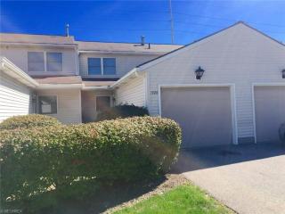 1926 Lillian Rd, Cuyahoga Falls OH  44224-2579 exterior