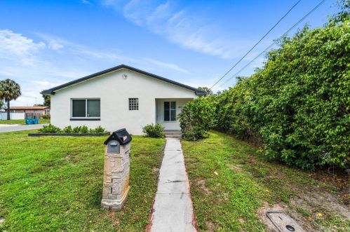 401 12 Ave, Boynton Beach FL  33435-6034 exterior