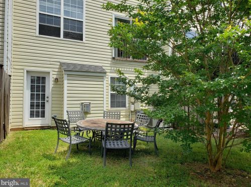 6102 Popes Creek Pl, Haymarket VA  20169-5421 exterior