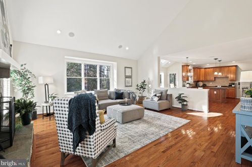 3211 Winter Sun Ter, Herndon VA  20171-1939 exterior