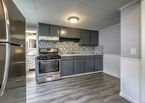 114 New Haven Ave, Derby CT 06418-2161 exterior