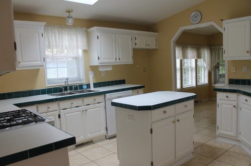 221 Rock Lake Dr, Zelienople PA  16063-8901 exterior